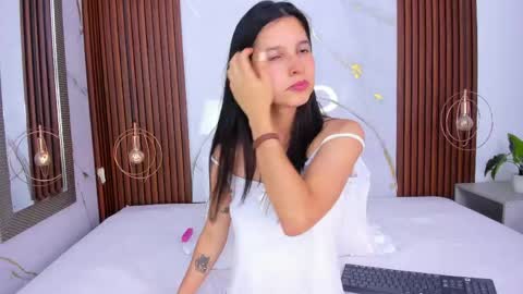 Snapshot of lucianasmith_ chatting on 28, 5, 2026 Luci online show from 28, 5, 2026