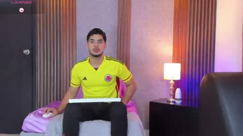 Snapshot of luciano_vitale_ chatting on 3, 7, 2026 Luciano online show from 3, 7, 2026
