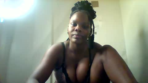 luciaresa online show from 7, 7, 2026