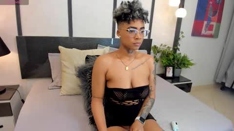  lucia wallace  online show from 31, 1, 2026