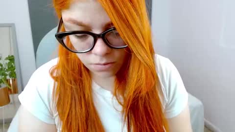 Snapshot of lucie_nicolls chatting on 2, 12, 2024 Lucie   online show from 2, 12, 2024