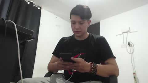 Snapshot of lucifeeer_666 chatting on 25, 4, 2026 Fernando online show from 25, 4, 2026
