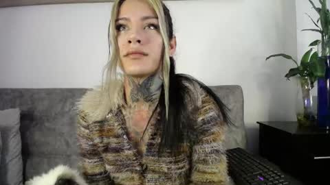 Snapshot of luciiana_lol chatting on 24, 4, 2026 luciiana online show from 24, 4, 2026