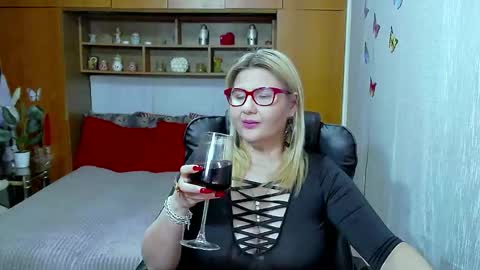 Lucille Fenly online show from 15, 3, 2026