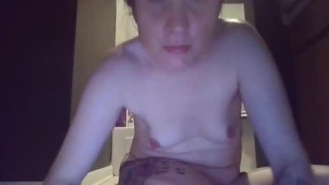 Snapshot of luckmoneylove1012 chatting on 16, 12, 2024 prettybaby1012 online show from 16, 12, 2024