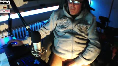 Snapshot of luckyfreak1 chatting on 24, 12, 2024 call me Stefan online show from 24, 12, 2024