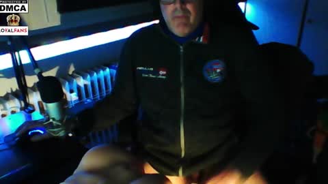 Snapshot of luckyfreak1 chatting on 1, 2, 2025 call me Stefan online show from 1, 2, 2025