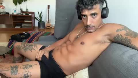 Snapshot of luckyhorse3 chatting on 15, 9, 2025 luckyhorse3 online show from 15, 9, 2025