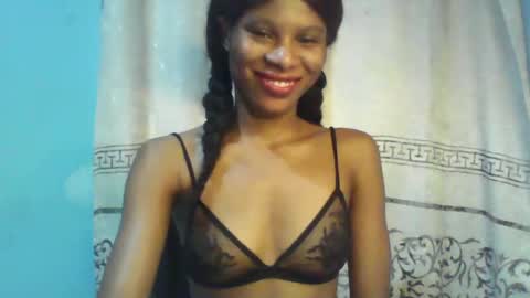 Snapshot of luckymadequeen chatting on 5, 1, 2025 Gloria online show from 5, 1, 2025