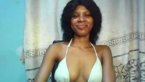 Snapshot of luckymadequeen chatting on 21, 1, 2025 Gloria online show from 21, 1, 2025