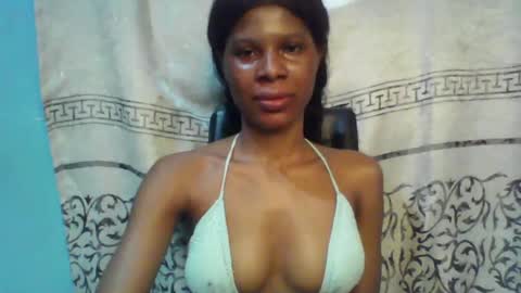 Snapshot of luckymadequeen chatting on 2, 3, 2025 Gloria online show from 2, 3, 2025