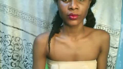 Snapshot of luckymadequeen chatting on 28, 4, 2026 Gloria online show from 28, 4, 2026