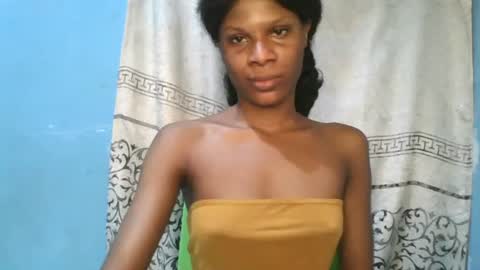Snapshot of luckymadequeen chatting on 29, 4, 2026 Gloria online show from 29, 4, 2026