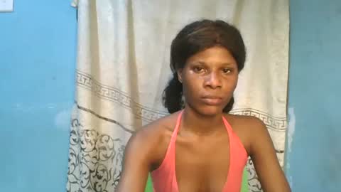 Snapshot of luckymadequeen chatting on 2, 5, 2026 Gloria online show from 2, 5, 2026