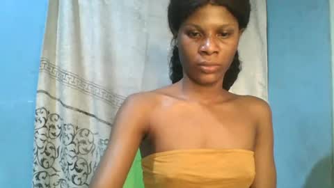 Snapshot of luckymadequeen chatting on 3, 5, 2026 Gloria online show from 3, 5, 2026