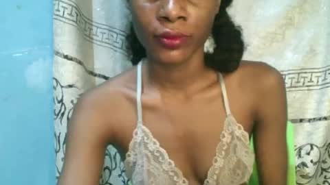 Snapshot of luckymadequeen chatting on 7, 5, 2026 Gloria online show from 7, 5, 2026