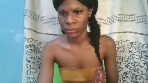 Snapshot of luckymadequeen chatting on 8, 5, 2026 Gloria online show from 8, 5, 2026