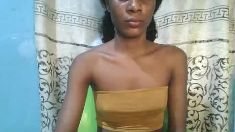 Snapshot of luckymadequeen chatting on 8, 5, 2026 Gloria online show from 8, 5, 2026