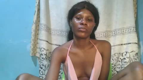 Snapshot of luckymadequeen chatting on 10, 5, 2026 Gloria online show from 10, 5, 2026