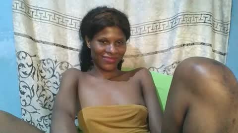 Snapshot of luckymadequeen chatting on 18, 5, 2026 Gloria online show from 18, 5, 2026