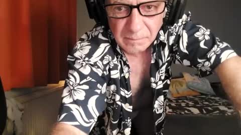 Snapshot of luckypuppy222 chatting on 25, 6, 2026 luckypuppy222 online show from 25, 6, 2026
