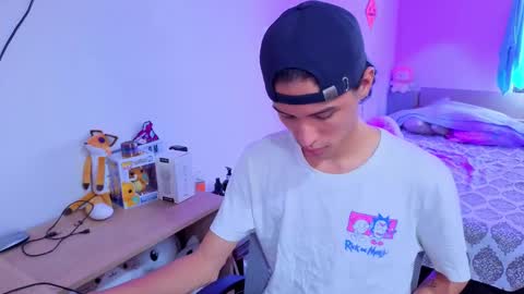 Lu Independent Model online show from 26, 9, 2025