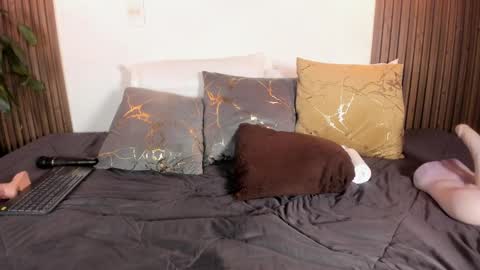 Lucy online show from 16, 4, 2026