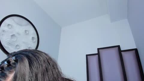   online show from 24, 10, 2025