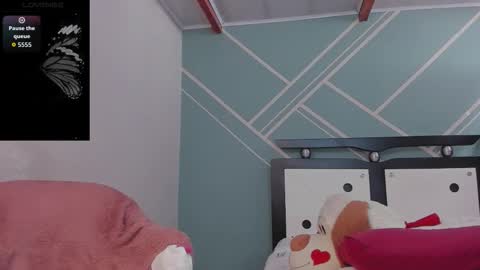 Lucy Herrera online show from 30, 10, 2025