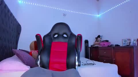 Snapshot of lucy_chanel chatting on 16, 11, 2025 lucy online show from 16, 11, 2025