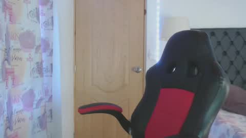 Snapshot of lucy_chanell chatting on 5, 1, 2025 lucy online show from 5, 1, 2025