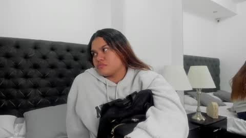 Snapshot of lucy_garzon chatting on 25, 3, 2026 lucy_garzon online show from 25, 3, 2026