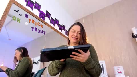 Lucy online show from 22, 10, 2025