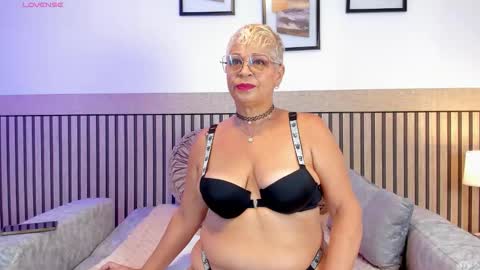 Snapshot of lucy_milf_68 chatting on 10, 11, 2025 lucy milf online show from 10, 11, 2025