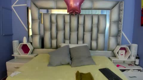  SleepyAbuela online show from 12, 11, 2025