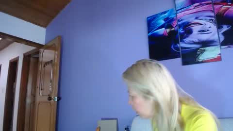 Snapshot of lucy_ny chatting on 17, 3, 2026 SleepyAbuela online show from 17, 3, 2026