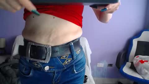 Snapshot of lucy_ny chatting on 16, 4, 2026 SleepyAbuela online show from 16, 4, 2026