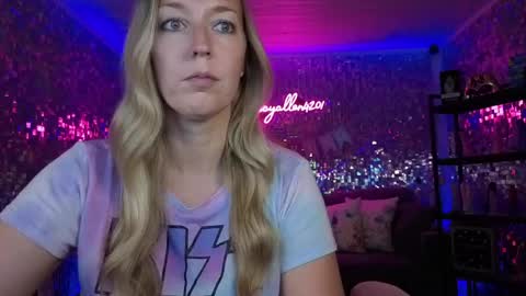 Snapshot of lucyallen4201 chatting on 2, 6, 2026 lucyallen4201 online show from 2, 6, 2026