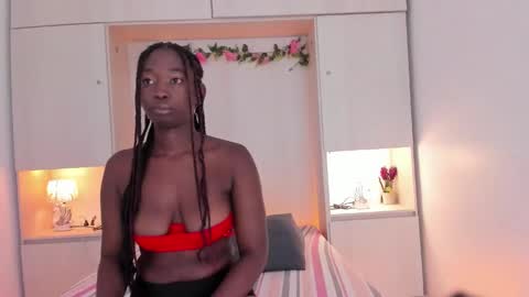 lucykleiin online show from 22, 10, 2025