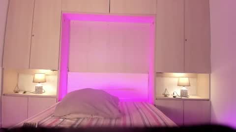 lucykleiin online show from 30, 10, 2025