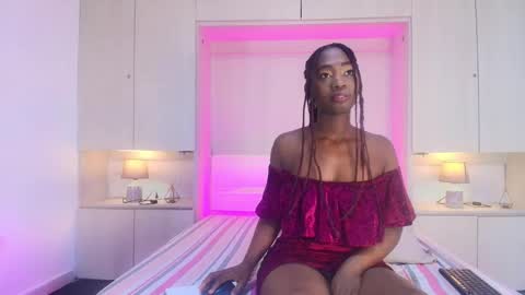 lucykleiin online show from 1, 11, 2025