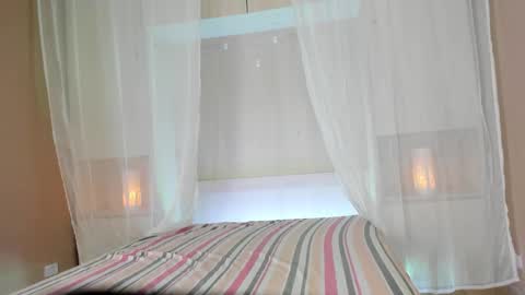 lucykleiin online show from 4, 11, 2025