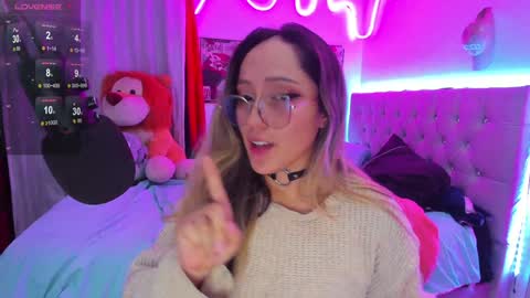 Snapshot of lucylane_ chatting on 2, 2, 2025 Lucy online show from 2, 2, 2025