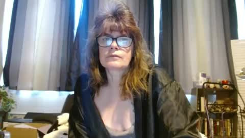 Snapshot of lucylling chatting on 25, 2, 2025 lucylling online show from 25, 2, 2025