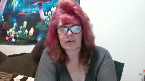 Snapshot of lucylling chatting on 7, 11, 2025 lucylling online show from 7, 11, 2025
