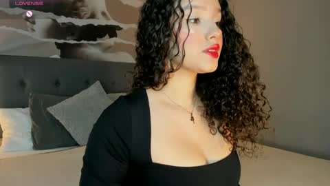 Snapshot of lucylovelyy1 chatting on 1, 6, 2026 Lucy online show from 1, 6, 2026