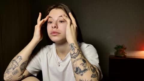 Snapshot of lucyrait chatting on 5, 3, 2026 Lucy online show from 5, 3, 2026