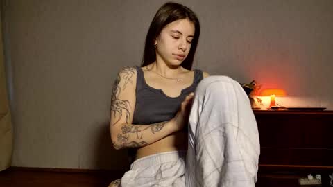 Snapshot of lucyrait chatting on 20, 3, 2026 Lucy online show from 20, 3, 2026