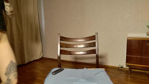 Snapshot of lucyrait chatting on 5, 4, 2026 Lucy online show from 5, 4, 2026