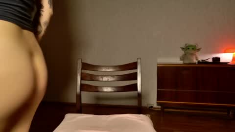 Snapshot of lucyrait chatting on 16, 4, 2026 Lucy online show from 16, 4, 2026